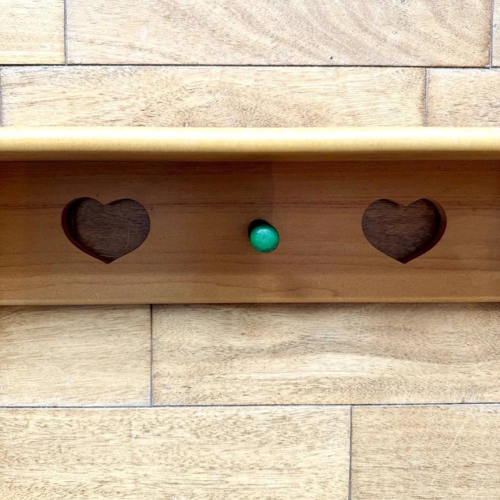 VTG 80s Wood Wall Shelf Heart Cutout Pegs Pine Tree Farm Granny Cottage Core 24